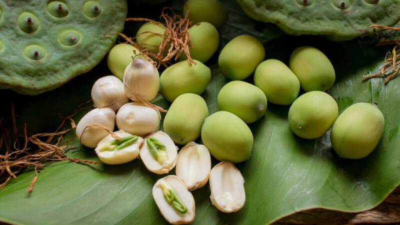 Cách nấu chè hạt sen long nhãn thơm ngon, giúp an thần bồi bổ khí huyết